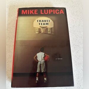 COPY - Mike Lupica TRAVEL TEAM Young Adult Sports Fiction Hardcover Book! Teen …